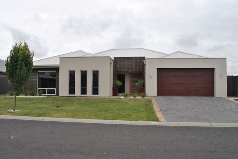 7 Harrington Street Millicent SA, Millicent - Image 1
