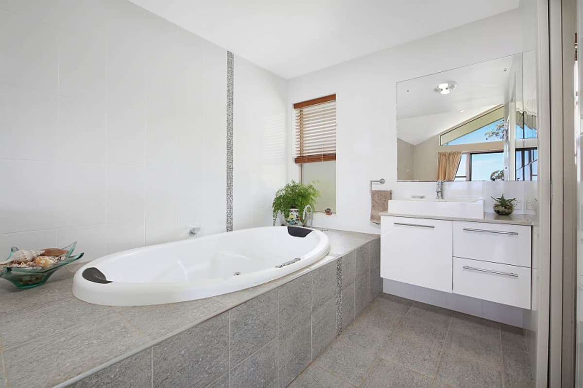 15 Lake Ridge Drive, Kew, Kew - Thumbnail 7