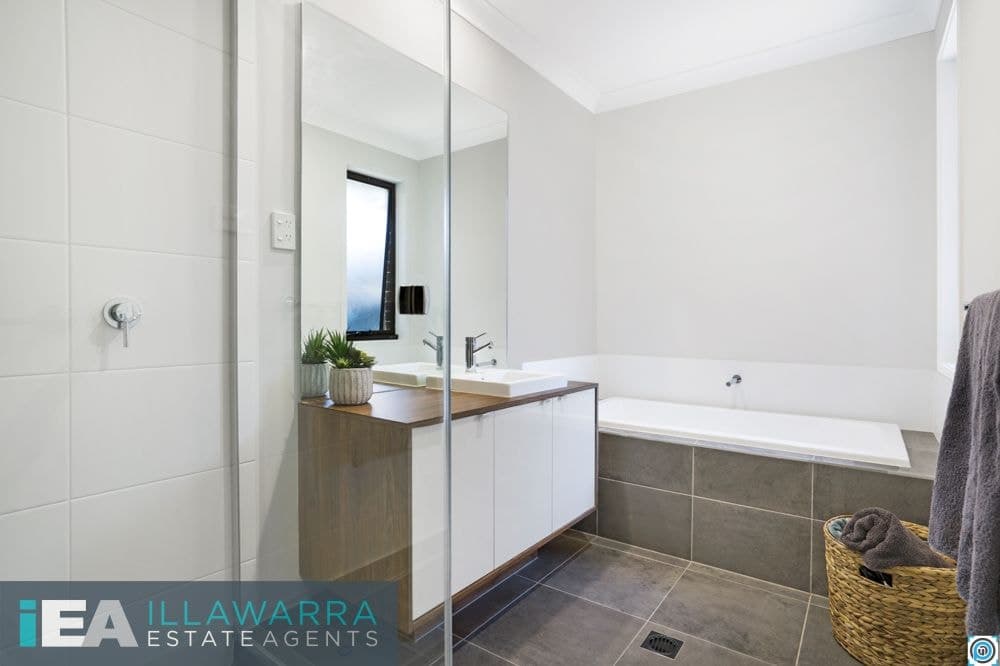 11 Dymock Drive, CALDERWOOD NSW 2527, Calderwood - Thumbnail 2