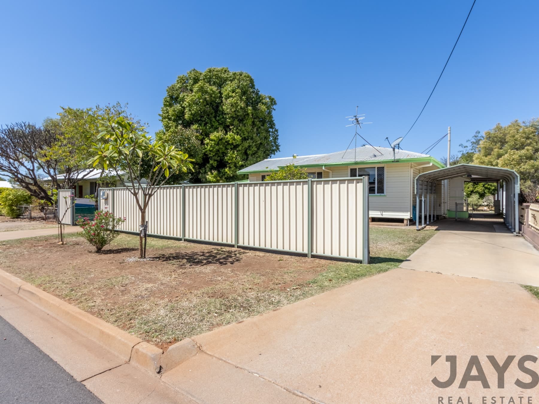 11 Salamaua Street, Mount Isa, QLD 4825, Mount Isa - Thumbnail 2