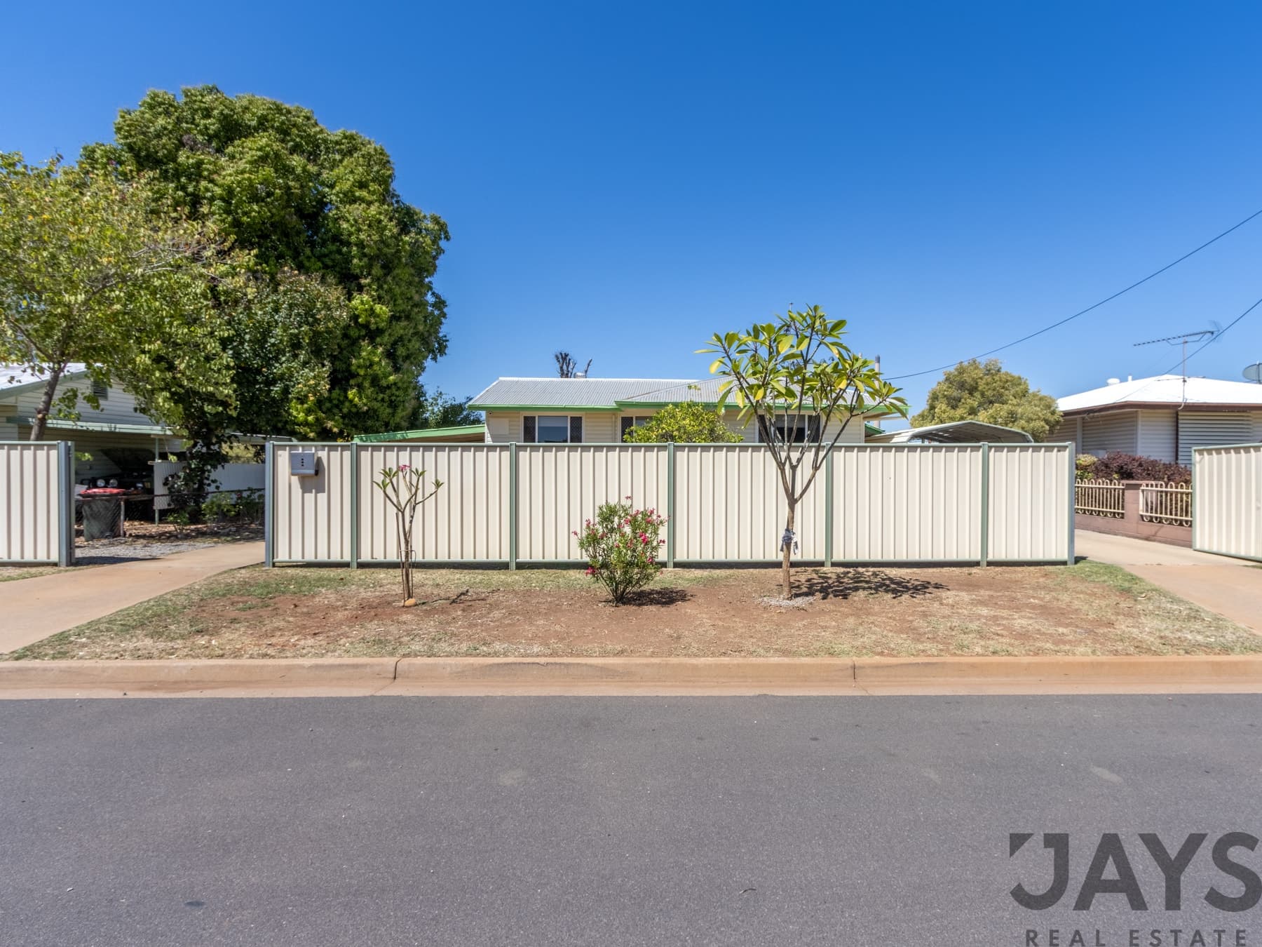 11 Salamaua Street, Mount Isa, QLD 4825, Mount Isa - Thumbnail 3