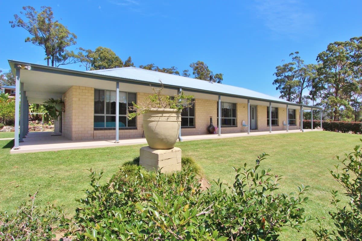 28 Lake Ridge Drive, Kew, Kew - Thumbnail 3
