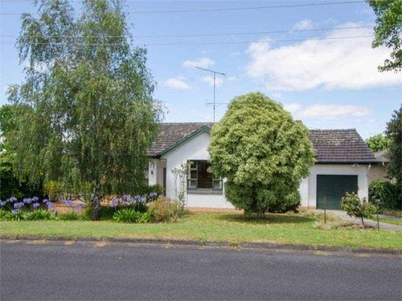 10 Betula Road Mount Gambier SA, Mount Gambier - Image 1