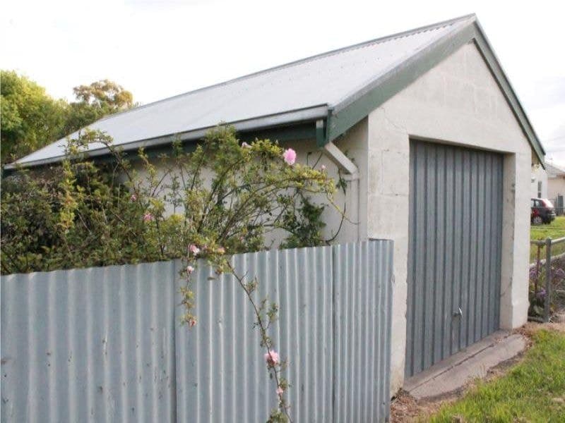 35 Adelaide Road MILLICENT SA, Millicent - Thumbnail 2