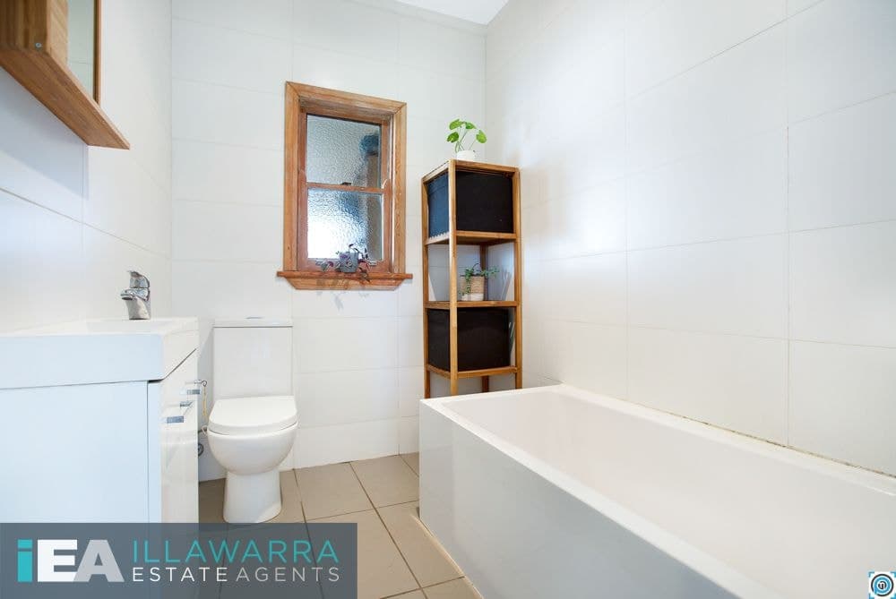 54 Mirrabooka Road, LAKE HEIGHTS NSW 2502, Lake Heights - Thumbnail 7