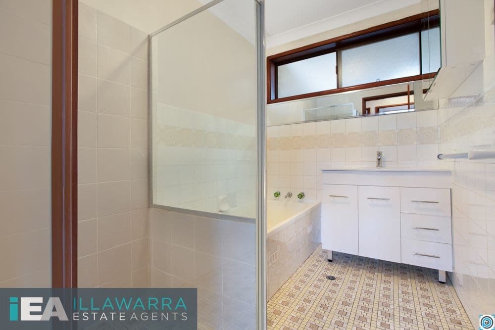 37 Phillip Crescent, BARRACK HEIGHTS NSW 2528, Barrack Heights - Image 1