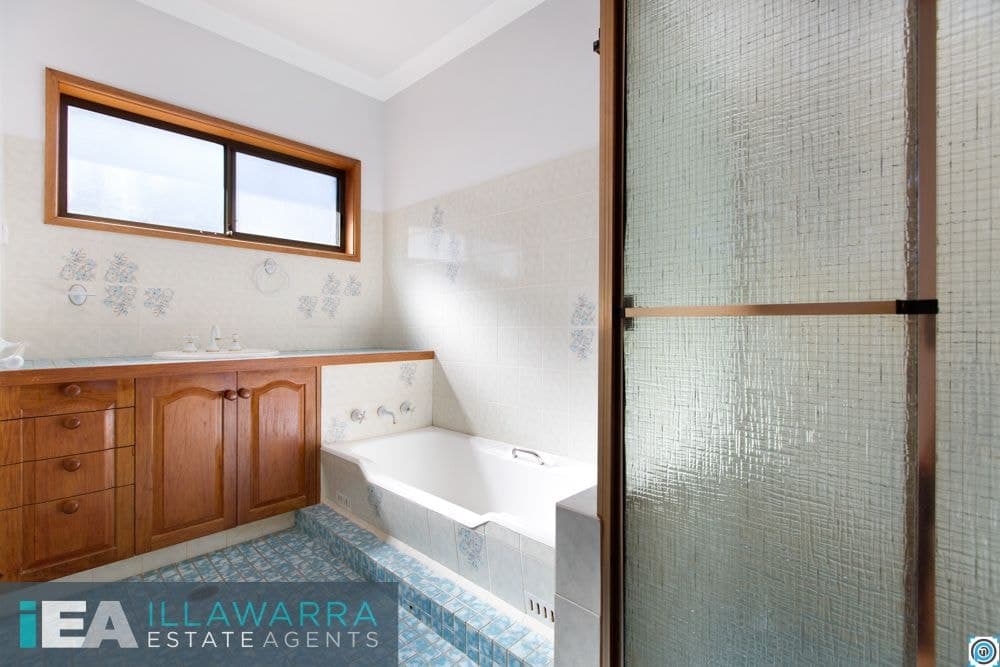 44 The Parkway, BALGOWNIE NSW 2519, Balgownie - Image 1