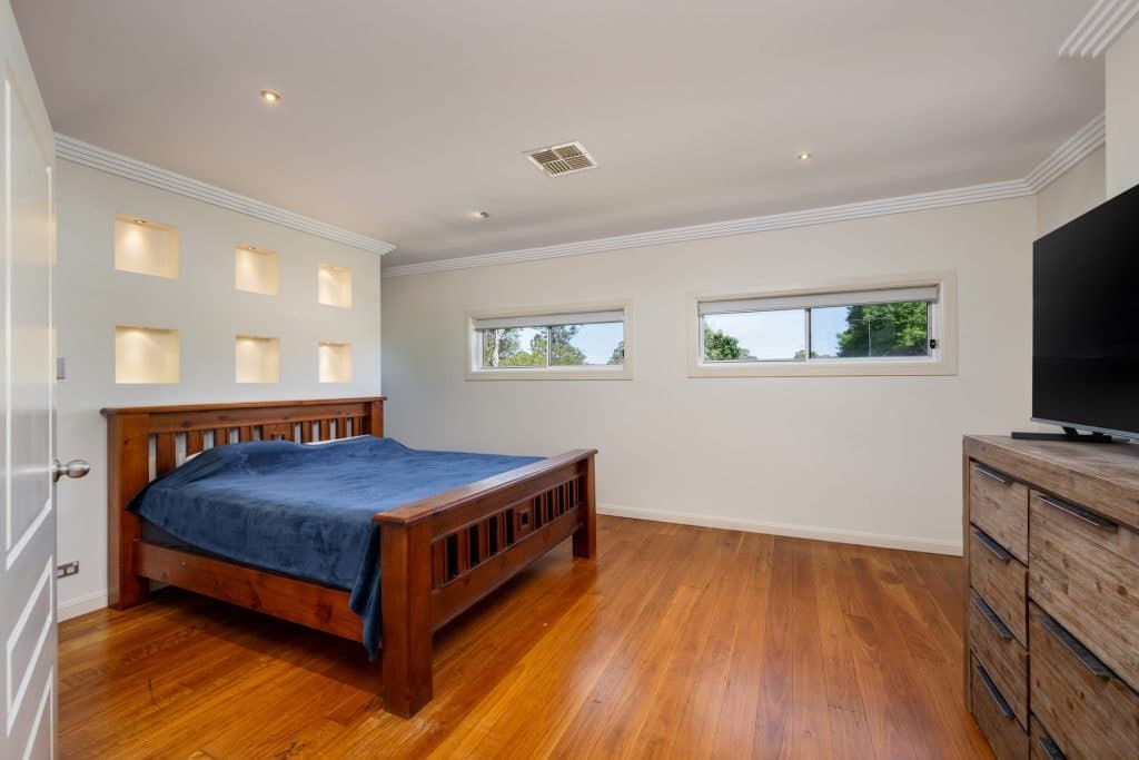18 Glenmore Place, South Penrith - Thumbnail 4