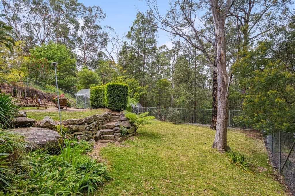 81 Roberts Parade, Hawkesbury Heights - Image 1
