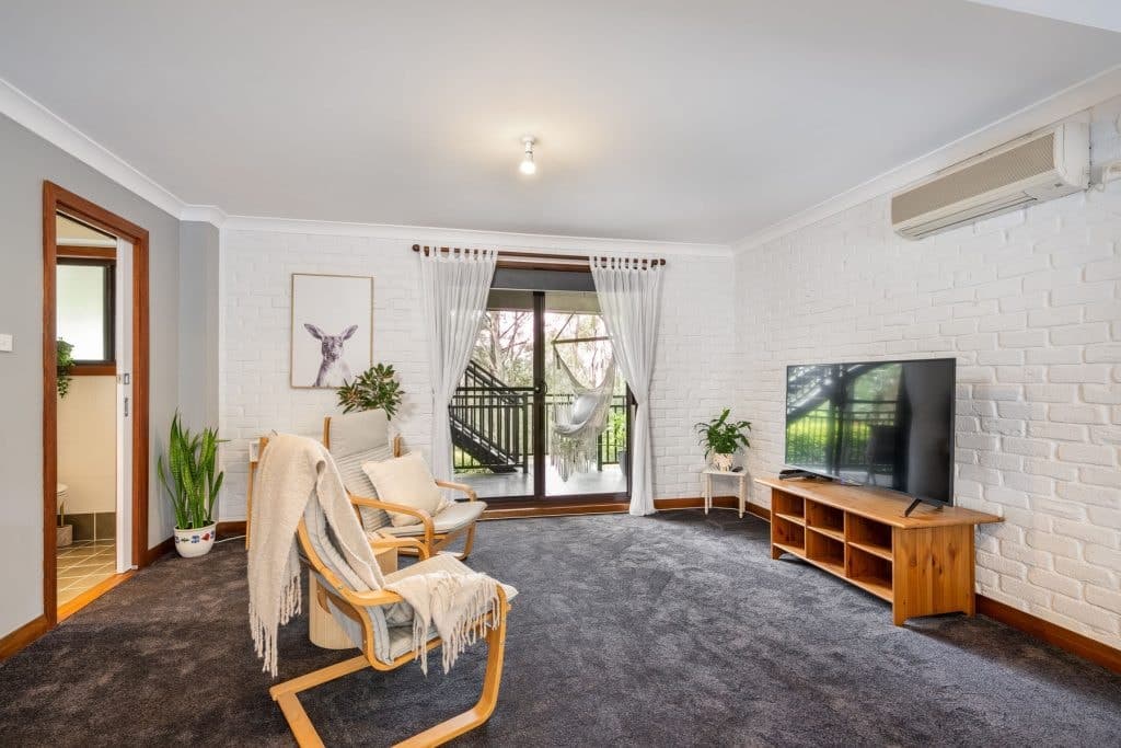 81 Roberts Parade, Hawkesbury Heights - Thumbnail 5