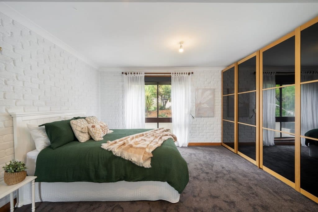 81 Roberts Parade, Hawkesbury Heights - Thumbnail 6