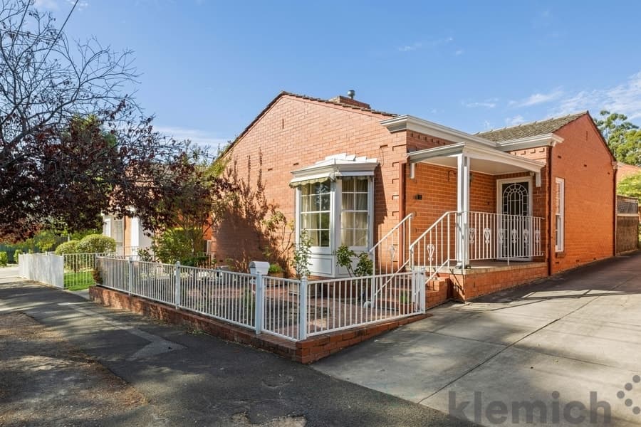 2/4 Carrick Hill  Drive, Springfield, Springfield - Image 1