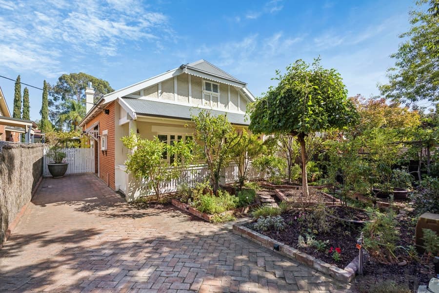 8 Williams Avenue, Dulwich, Dulwich - Image 1