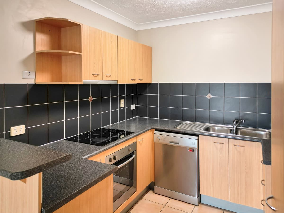 4 / 9 McNaughton Street, Redcliffe QLD 4020, Redcliffe - Thumbnail 6