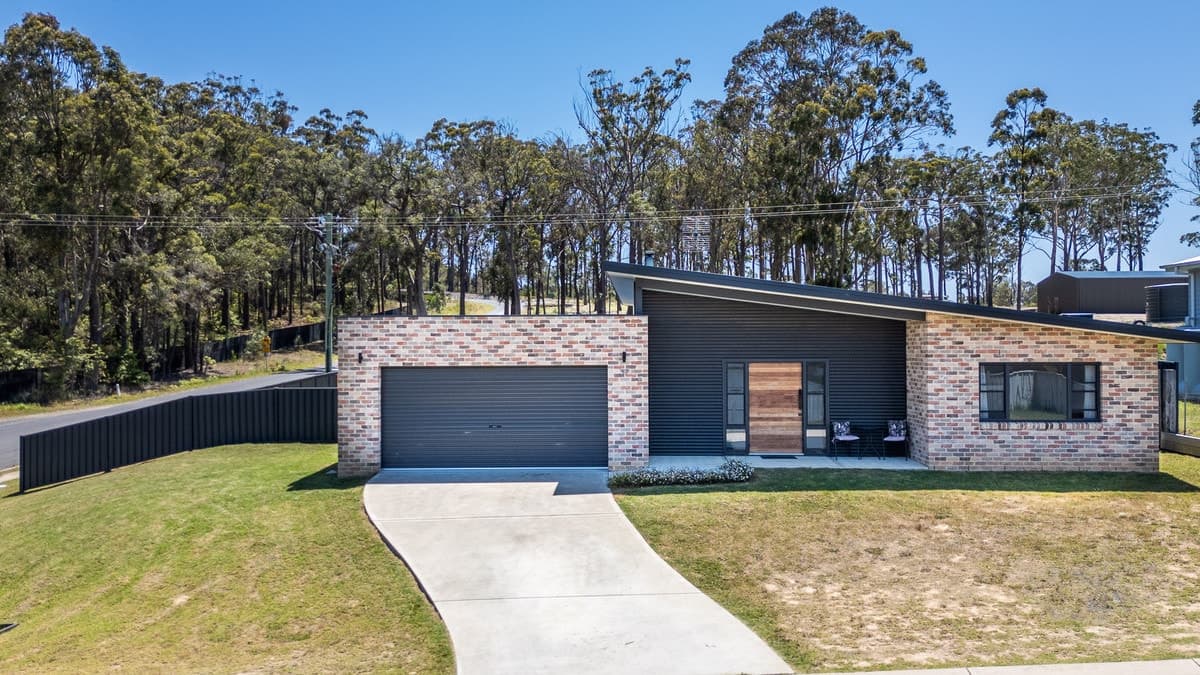 37 Kurrajong Crescent, Kalaru - Thumbnail 2