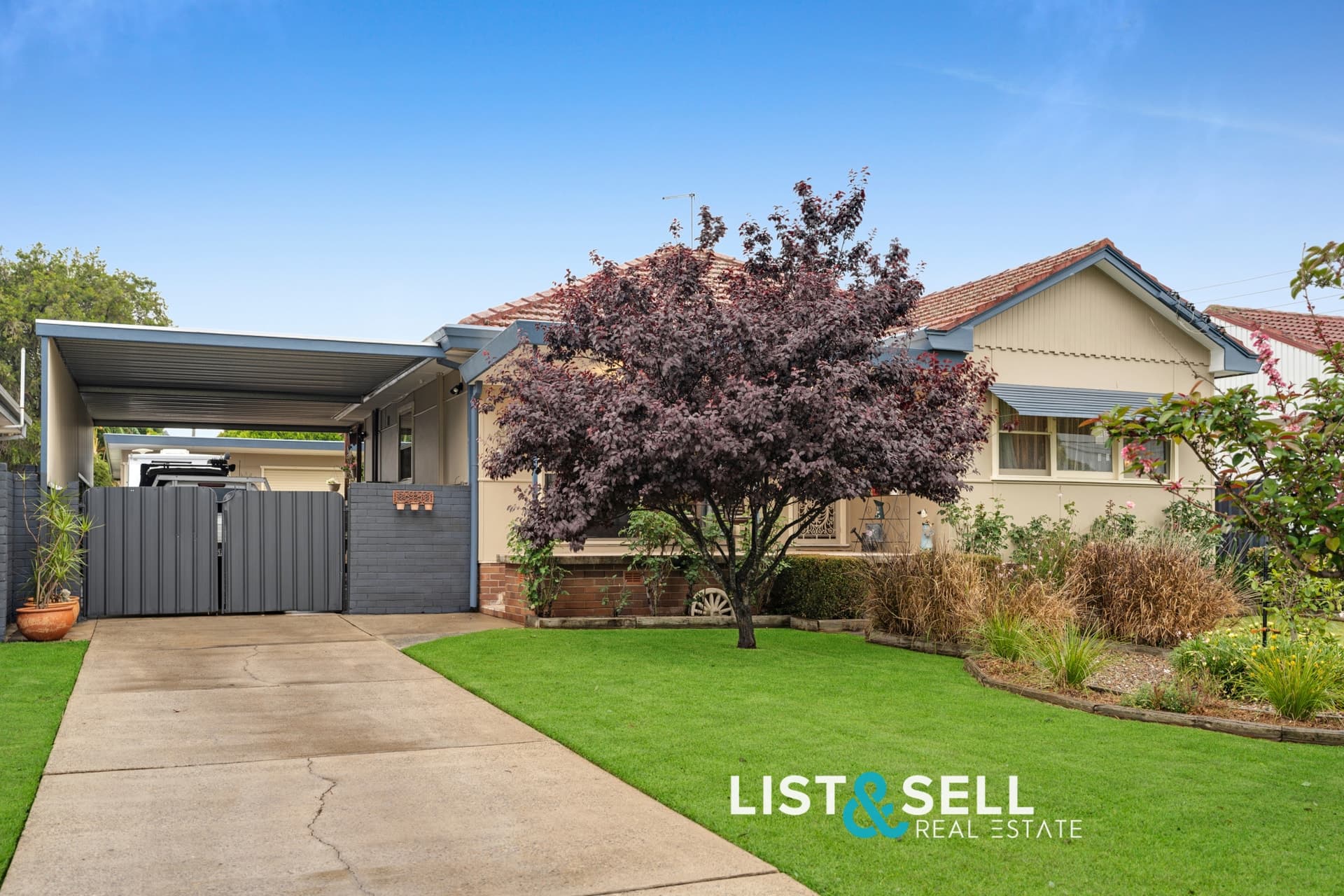 8 Cedric Street, Macquarie Fields, NSW 2564, Macquarie Fields - Image 1