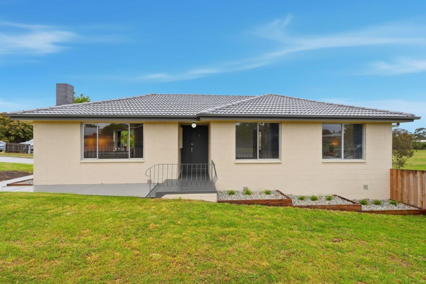 1 Walker Crescent, Bridgewater - Image 1