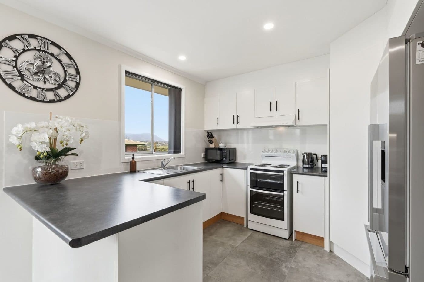 1 Walker Crescent, Bridgewater - Thumbnail 3