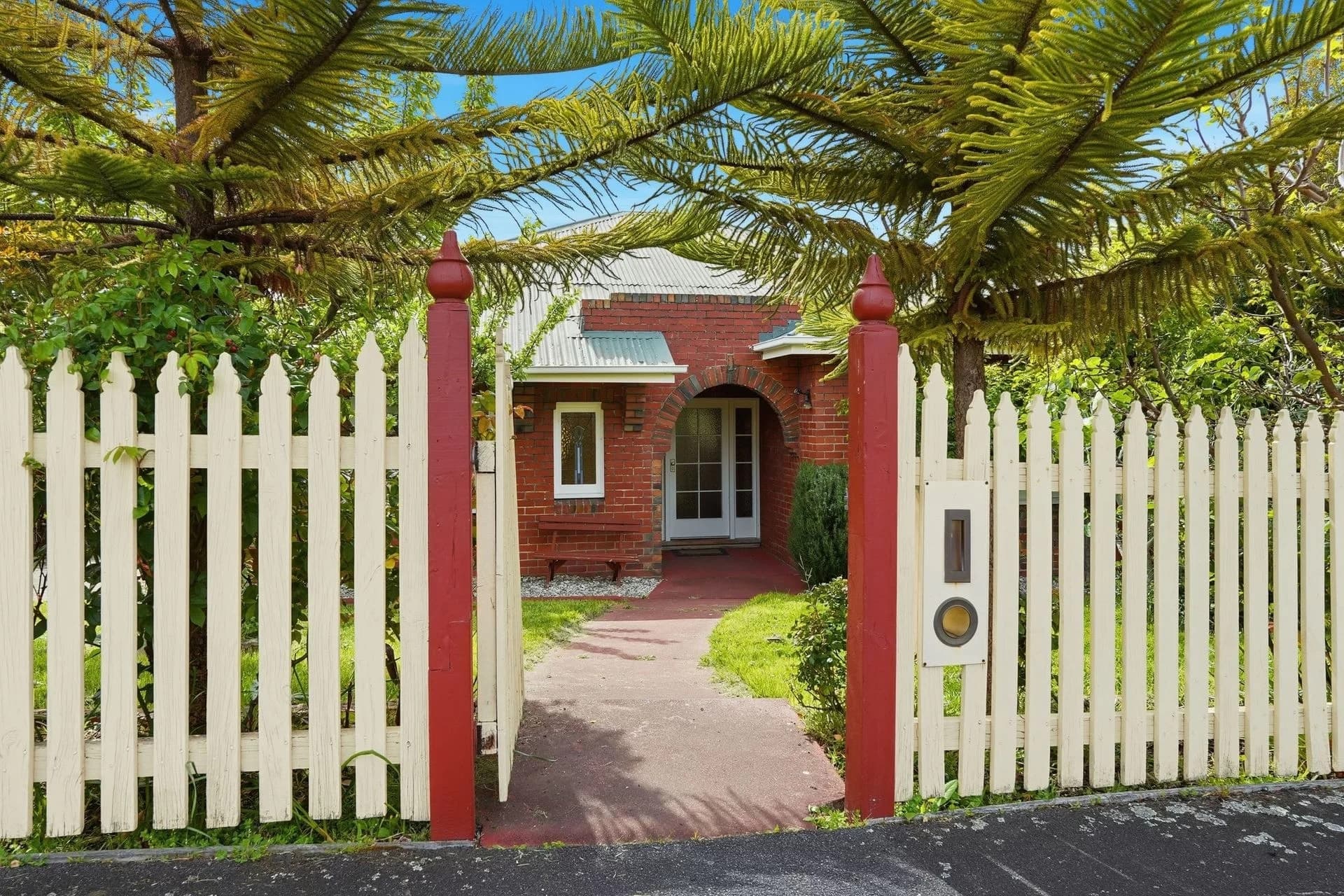 2 Lasswade Avenue, Sandy Bay - Thumbnail 4