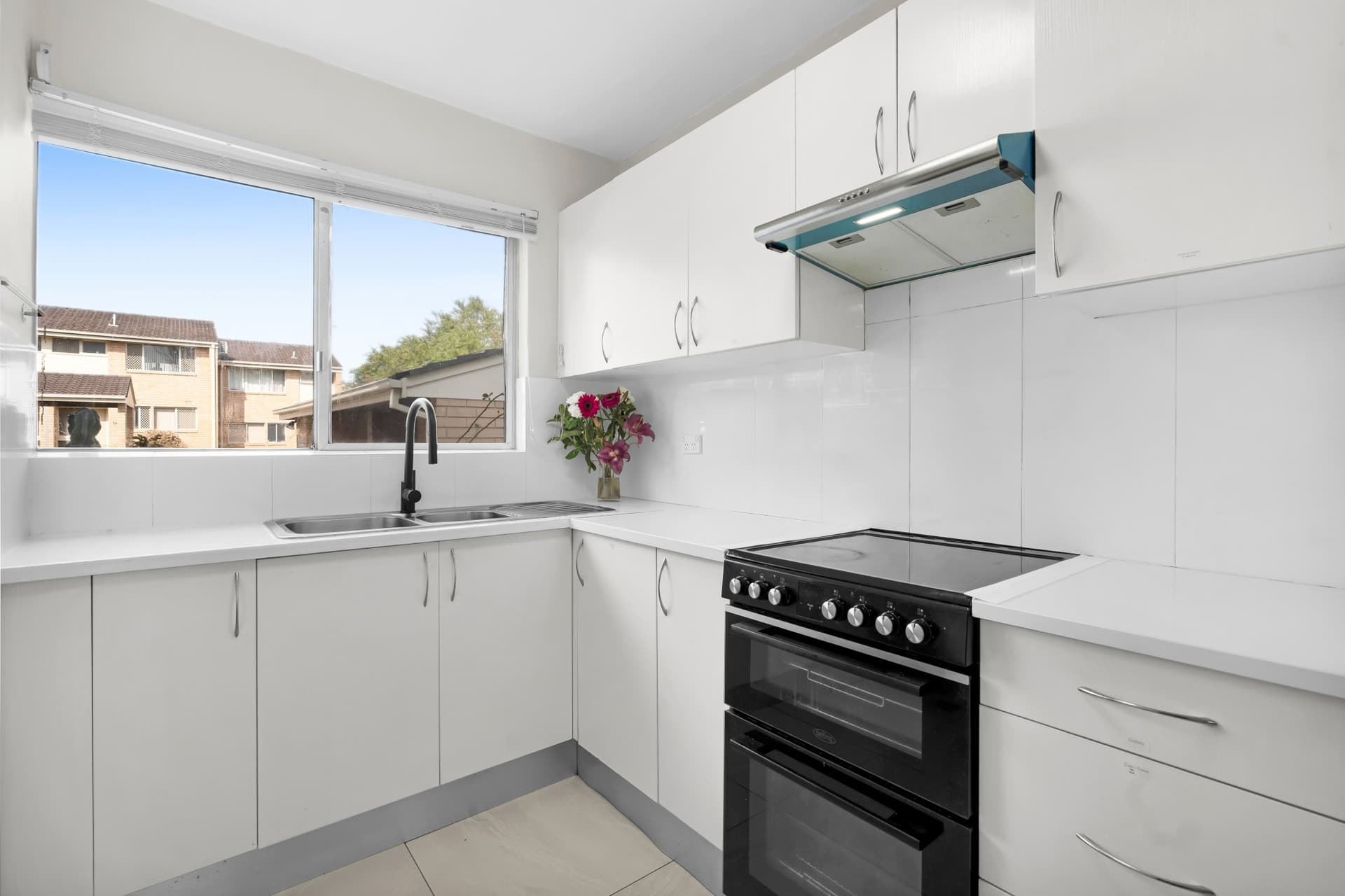 8/186 Queen Street, Campbelltown, NSW, 2560, Macquarie Fields - Thumbnail 2