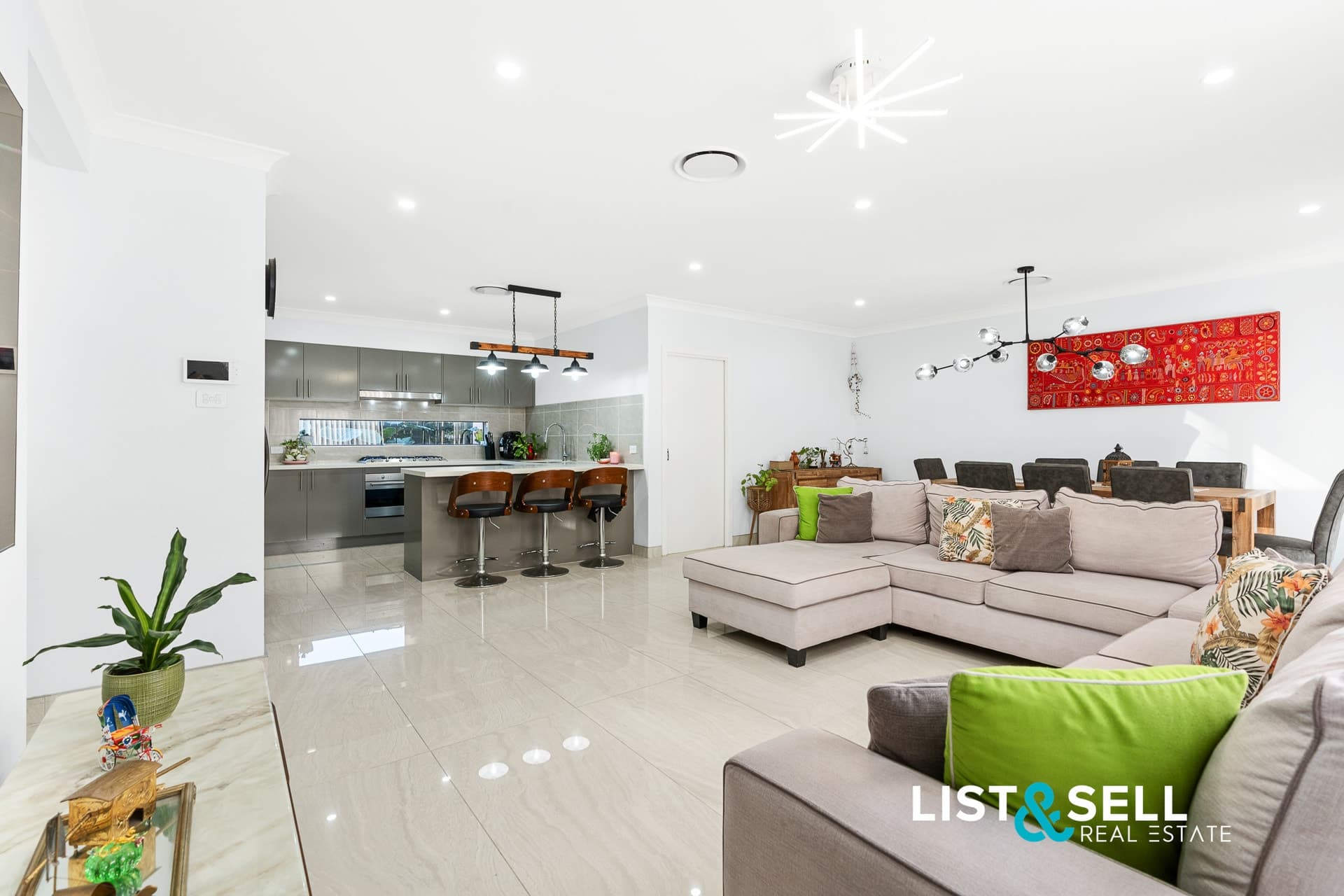 2 Gossamer Place, Macquarie Fields, NSW 2564, Macquarie Fields - Thumbnail 4