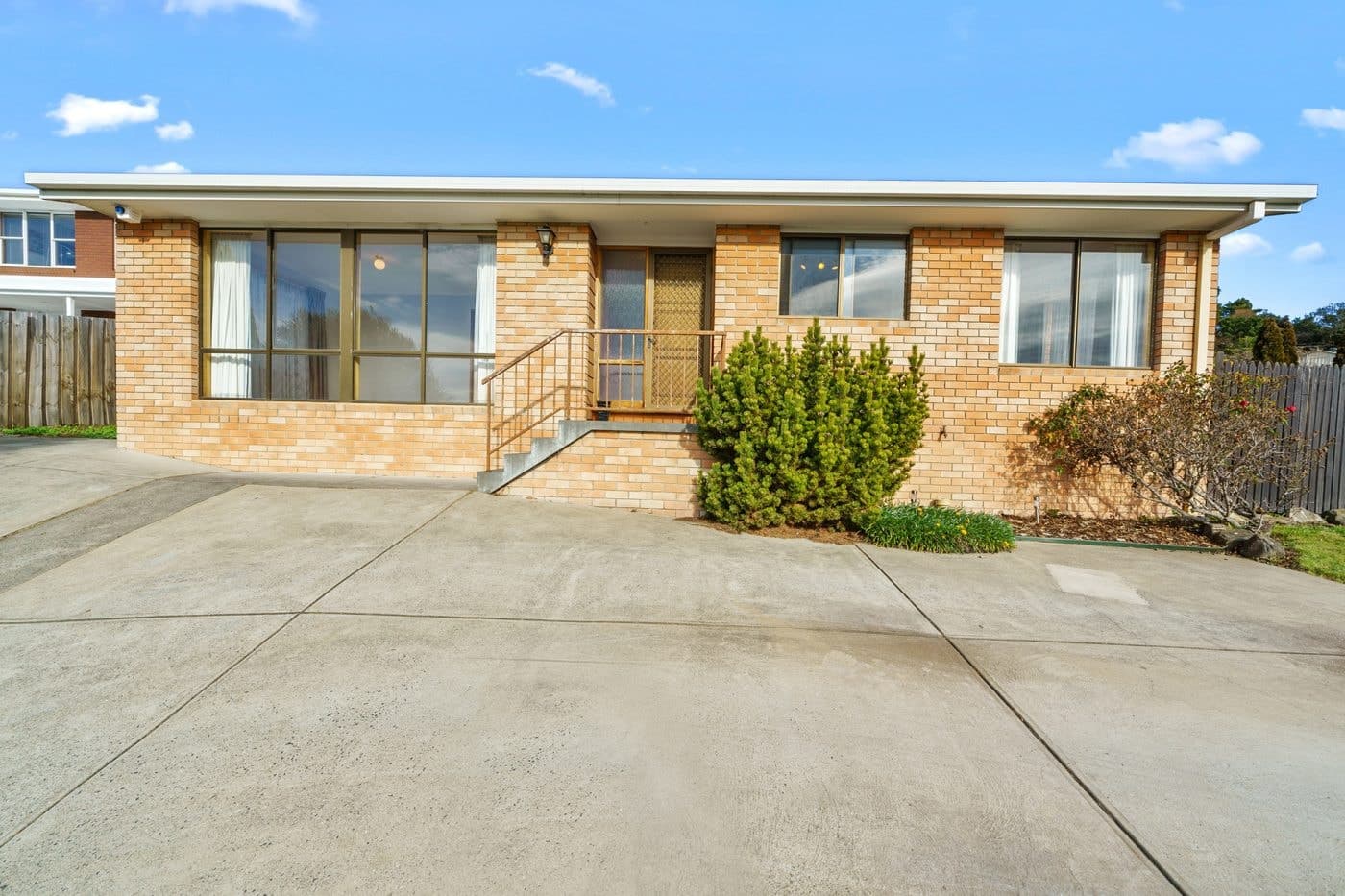 64 Sunshine Road, Austins Ferry - Thumbnail 2