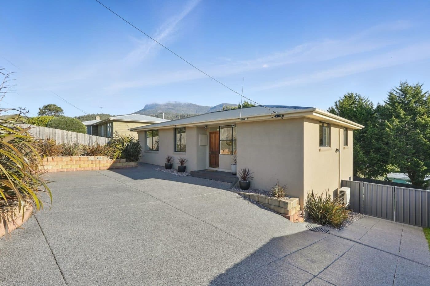24 Milburn Place, Glenorchy - Image 1