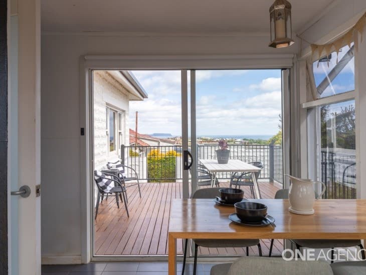 8 Margaret Street, Montello - Thumbnail 2