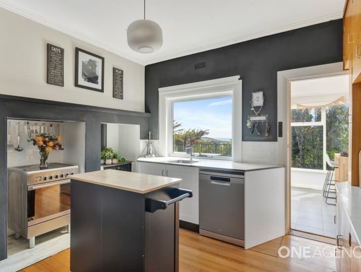 8 Margaret Street, Montello - Thumbnail 3