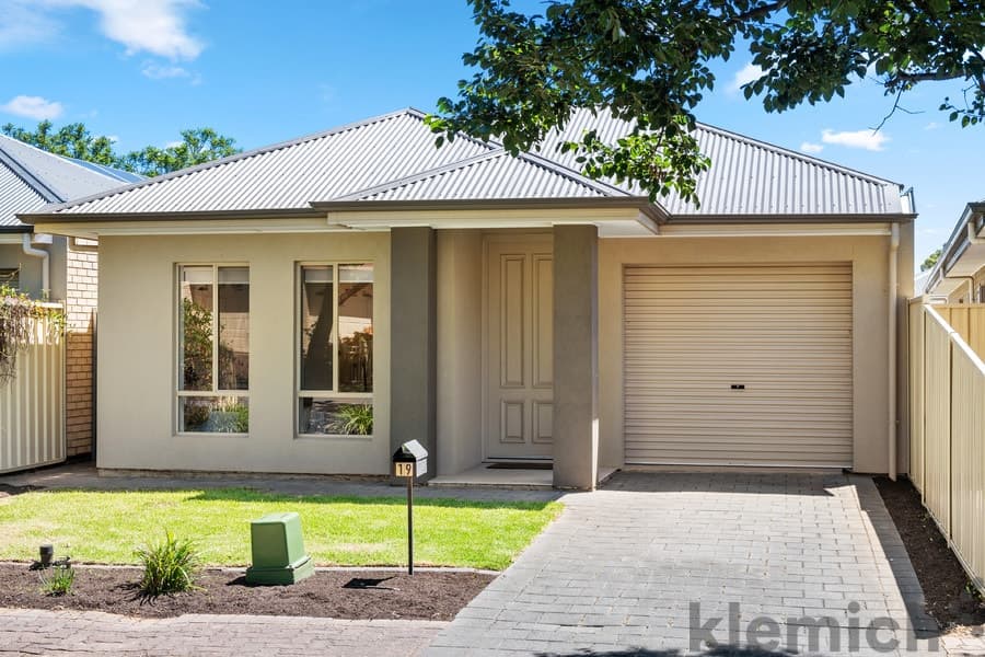 19 Minkie  Avenue, Mitchell Park, Mitchell Park - Image 1