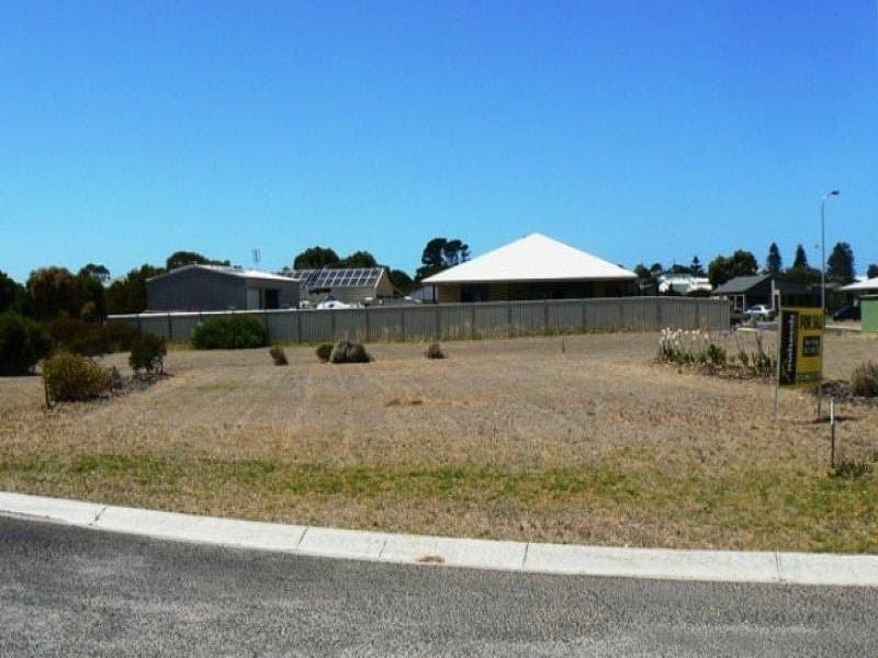 18 Linnell Drive BEACHPORT SA, Beachport - Image 1