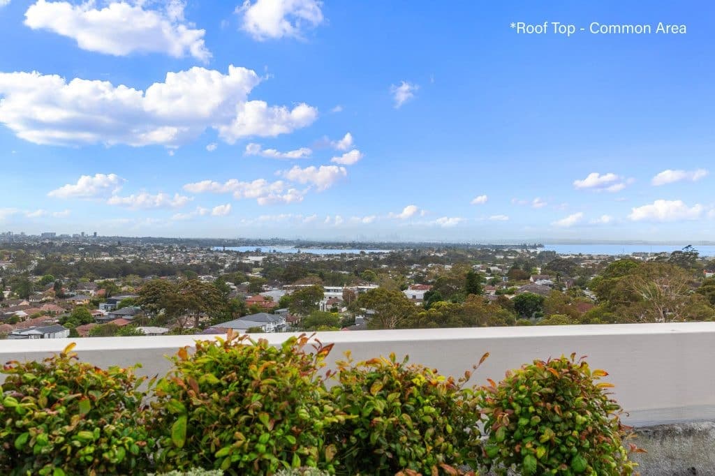 305/1 Urunga Parade, Miranda - Image 1