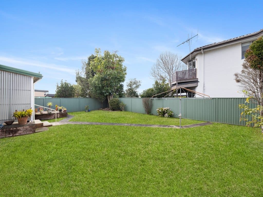 9 Ballar Avenue, Gymea Bay - Thumbnail 4