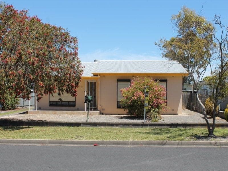 10 Bowering Street MILLICENT SA, Millicent - Image 1