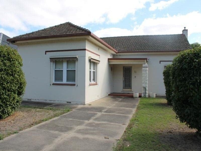 29 Adelaide Road MILLICENT SA, Millicent - Image 1
