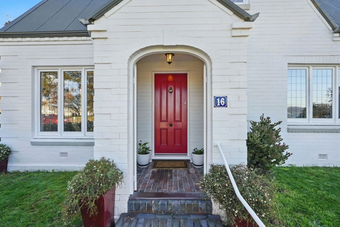 16 Marieville Esplanade, Sandy Bay - Thumbnail 2