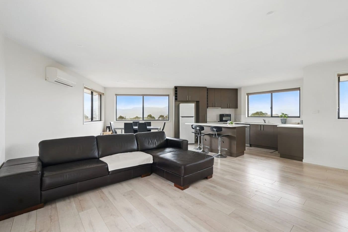 2/49 Branscombe Road, Claremont - Thumbnail 4