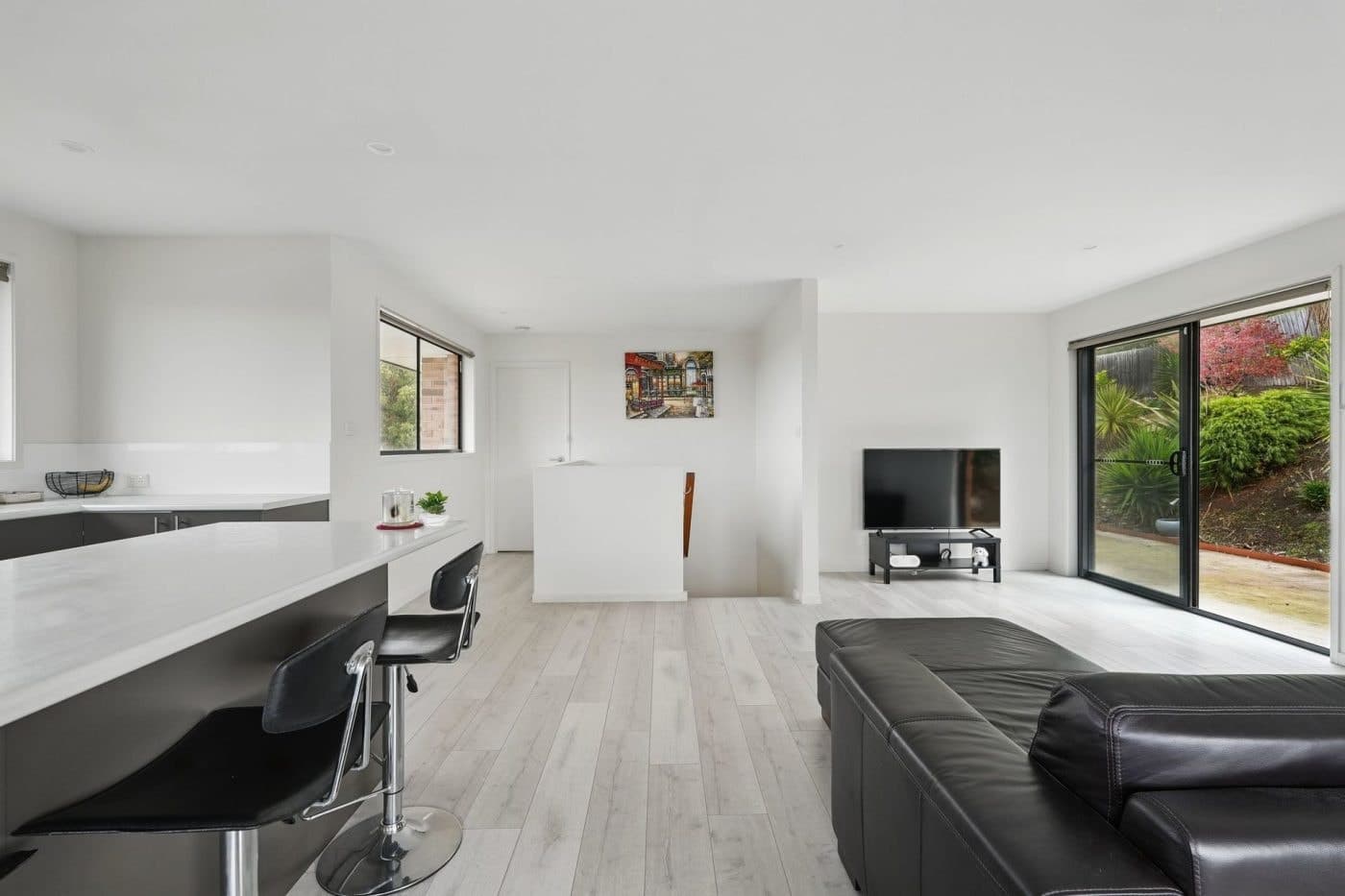 2/49 Branscombe Road, Claremont - Thumbnail 6