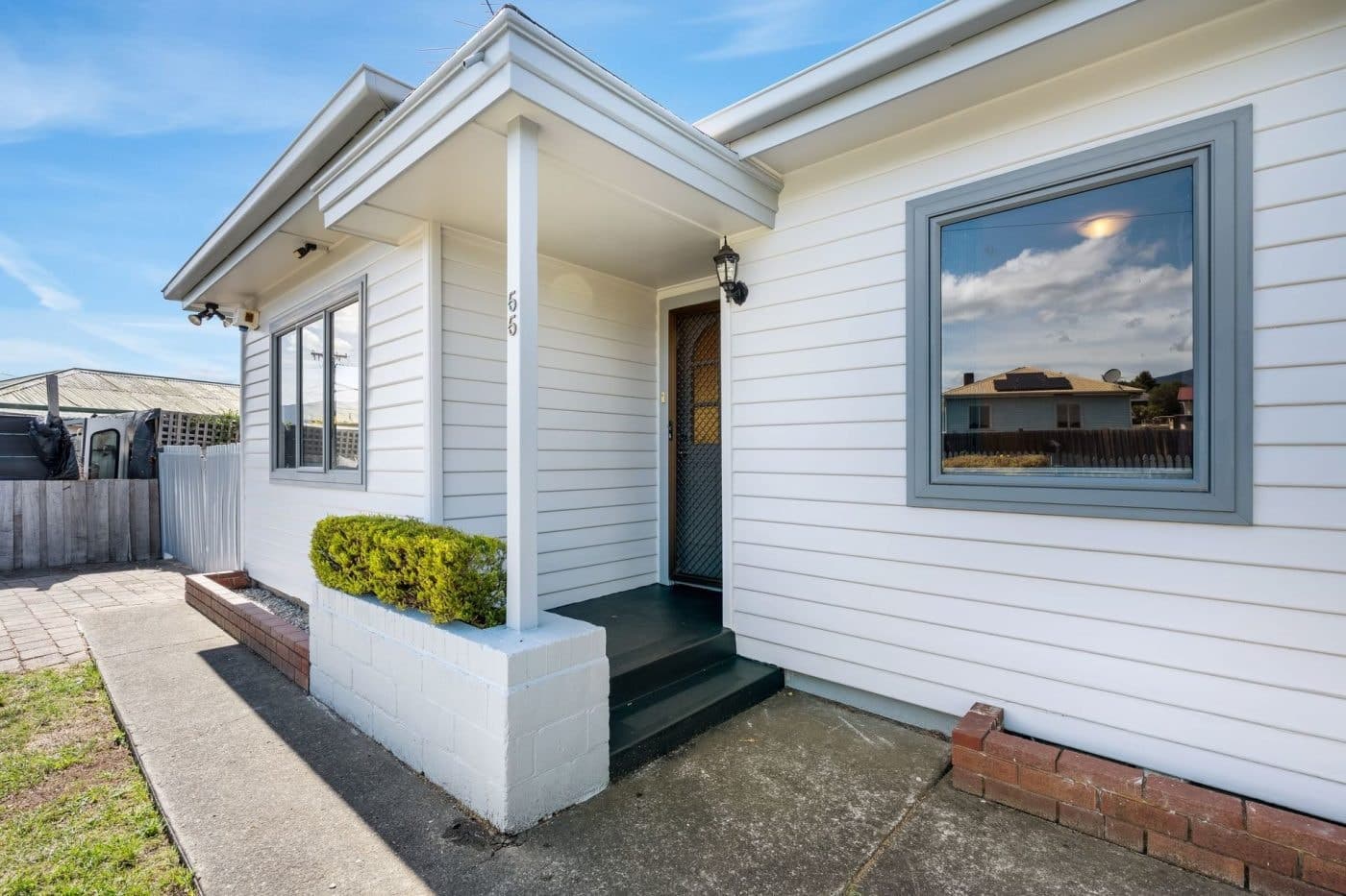 55 Edinburgh Crescent, Goodwood - Thumbnail 2