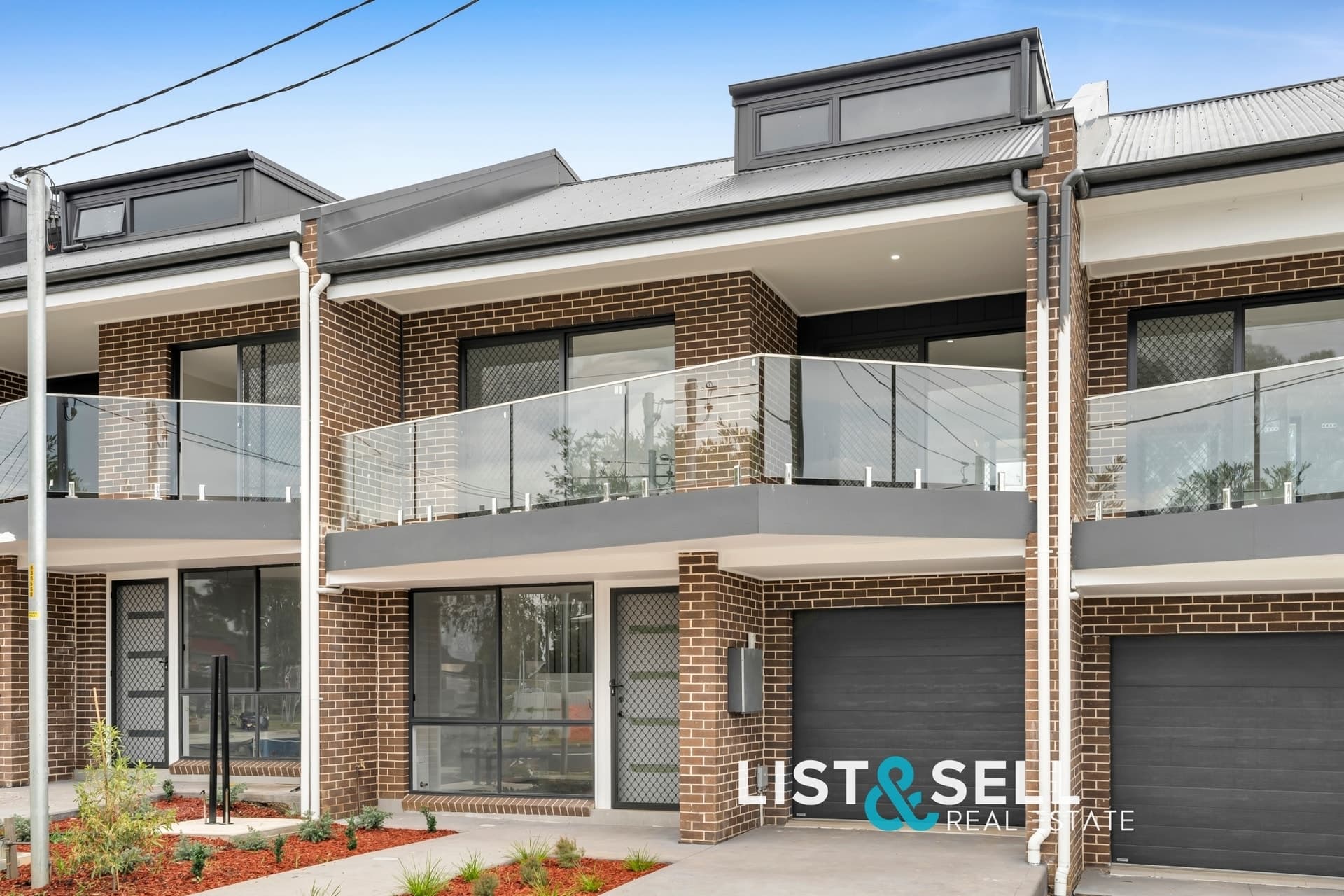 2/19 Kent Street, Minto, NSW 2566, Minto - Image 1