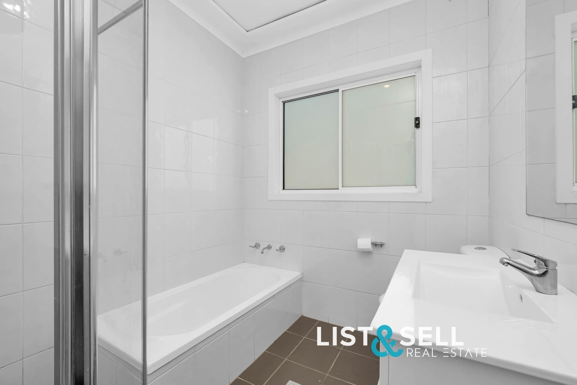 8 Wattle Avenue, Macquarie Fields, NSW 2564, Macquarie Fields - Thumbnail 5