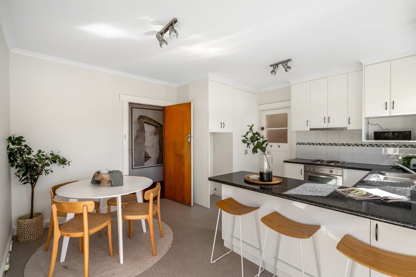 2 Crosby Court, Rosetta - Thumbnail 2