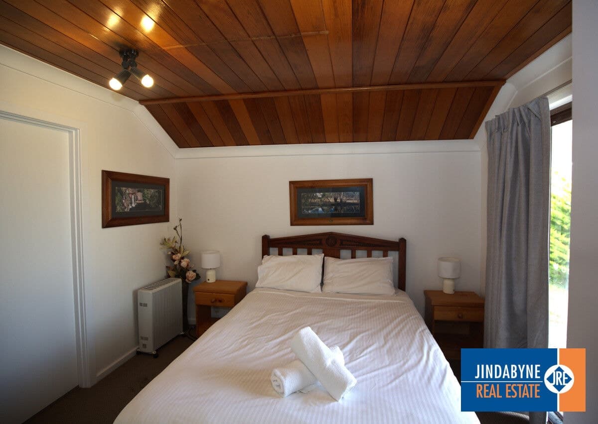 14 Cobbon Crescent, JINDABYNE NSW 2627, Jindabyne - Thumbnail 8