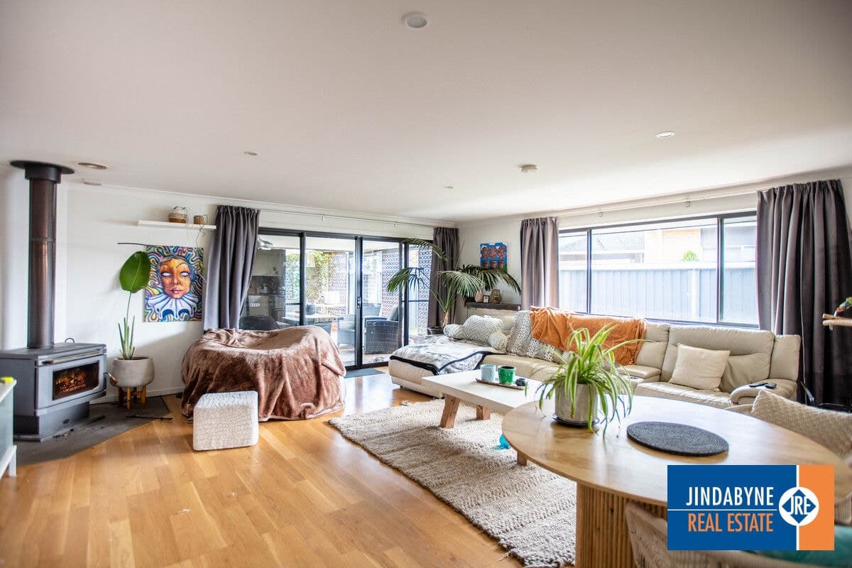 36 Twynam Street, Jindabyne NSW 2627, Jindabyne - Thumbnail 2