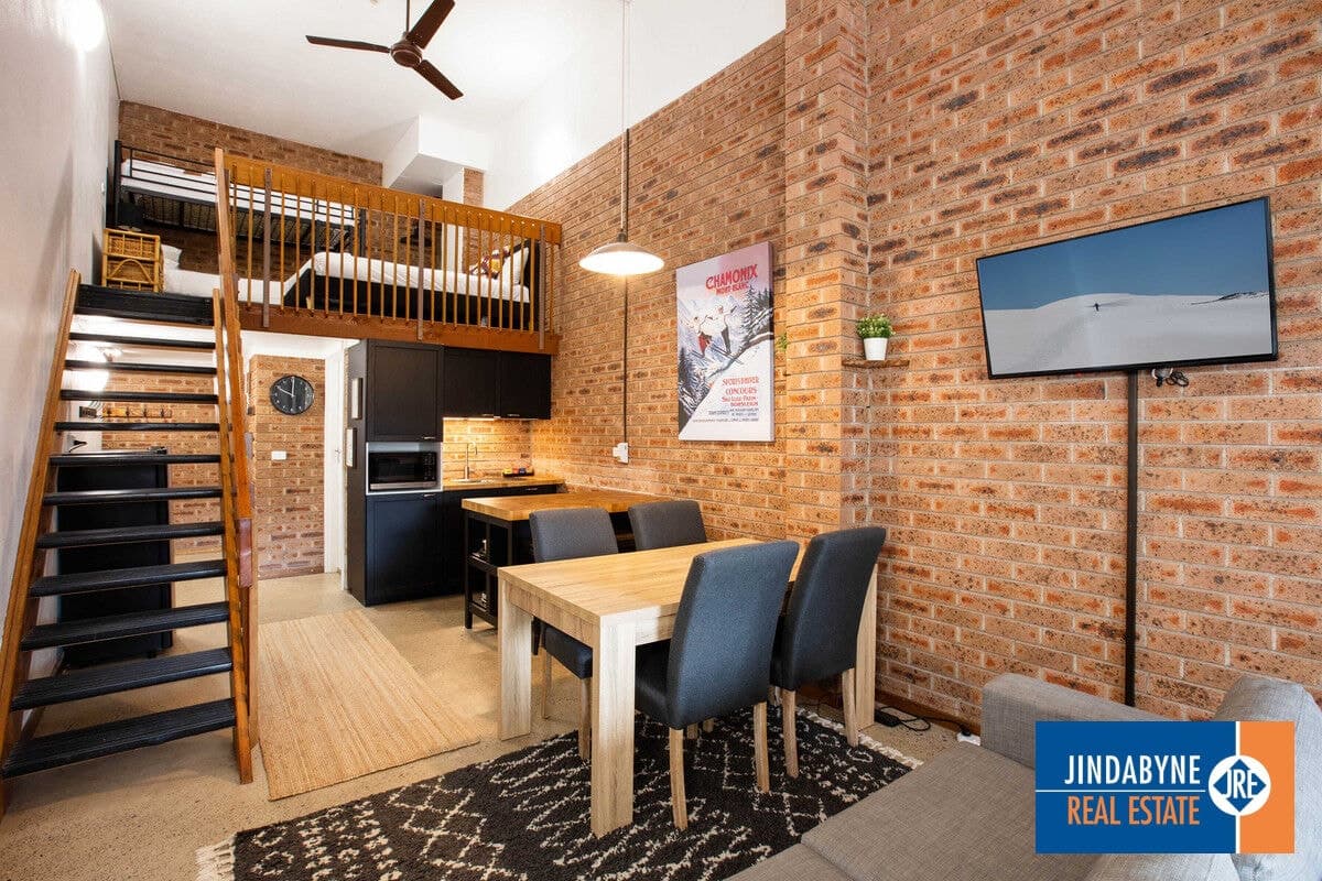 11 / 2 Clyde Street, Jindabyne NSW 2627, Jindabyne - Thumbnail 2