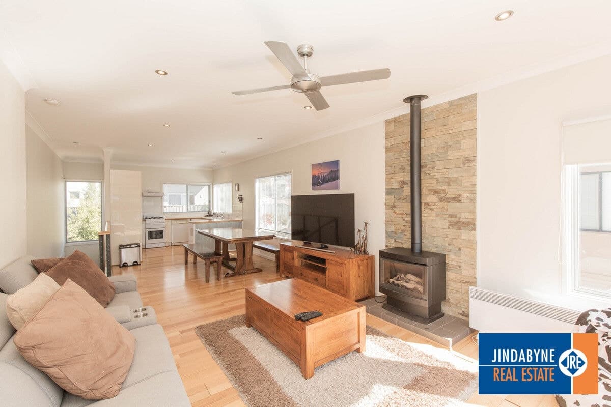 1 / 8A Poley Cow Lane, Jindabyne NSW 2627, Jindabyne - Image 1