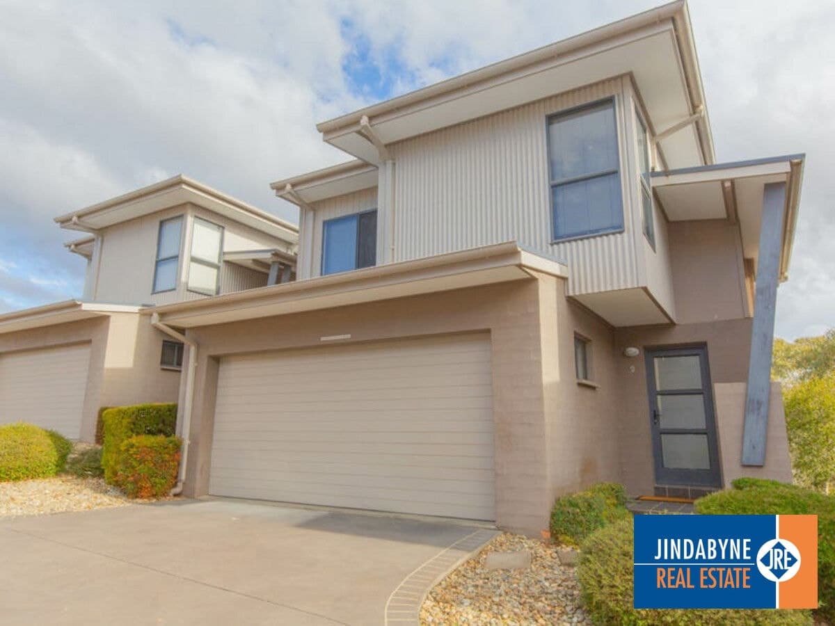 2 / 17 Kirwan Close, JINDABYNE NSW 2627, Jindabyne - Image 1