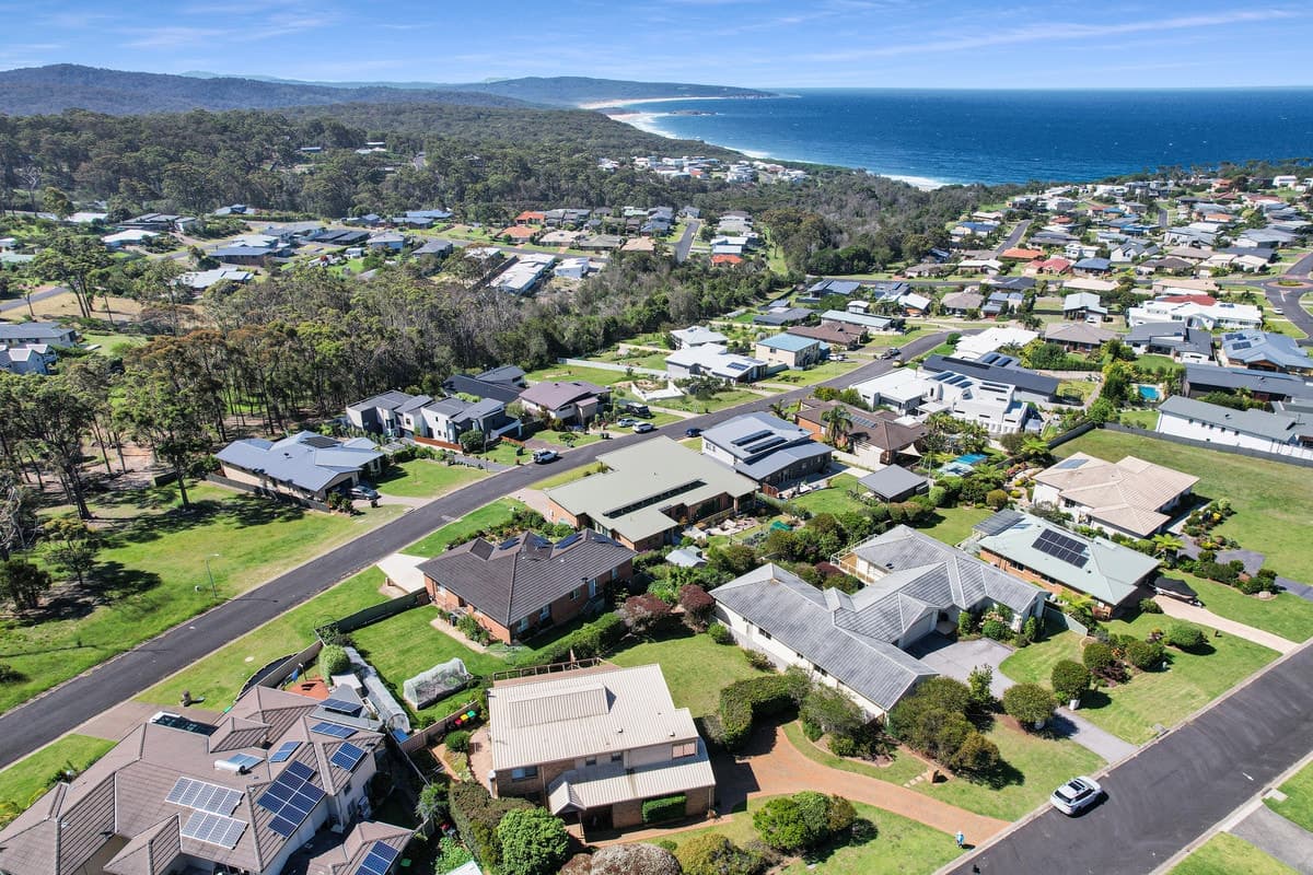 21 The Dress Circle, Tura Beach - Image 1