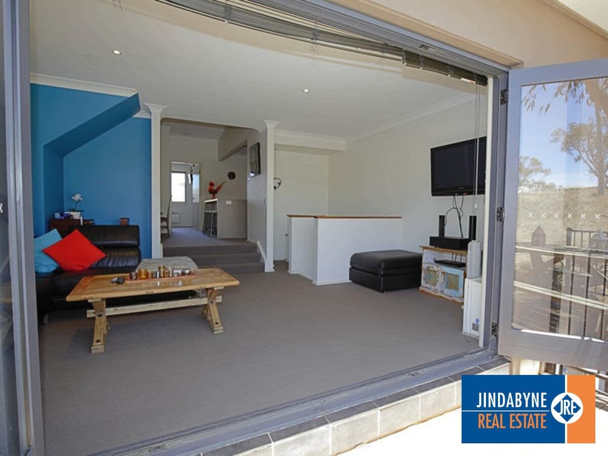 Unit 8 / 17 Kirwan Close, JINDABYNE NSW 2627, Jindabyne - Thumbnail 2