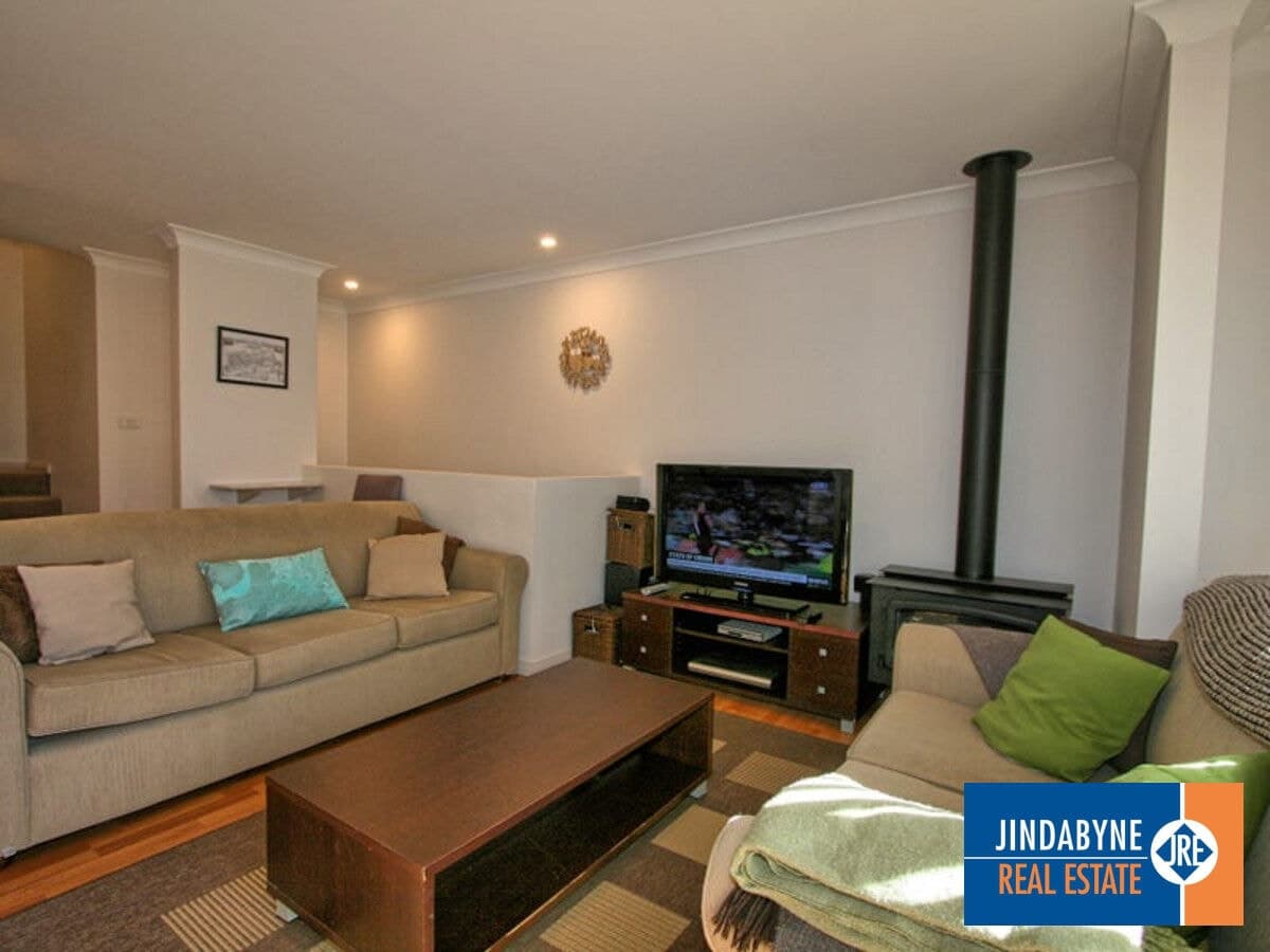 2 / 65 Gippsland Street, Jindabyne NSW 2627, Jindabyne - Thumbnail 5